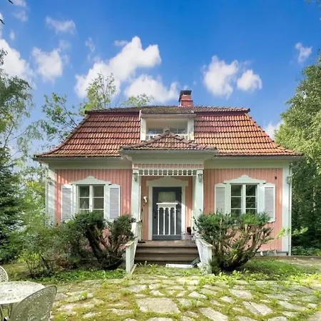 Lace Villa